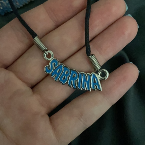 VINTAGE NAME JEWLERY - Picture 2 of 3